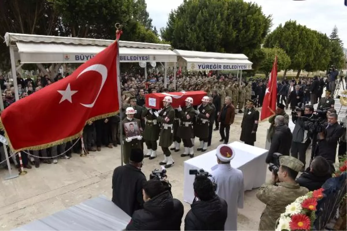 Şehit Bordo Bereli Astsubay Keskin\'in Cenazesi Adana\'ya Geldi (2)