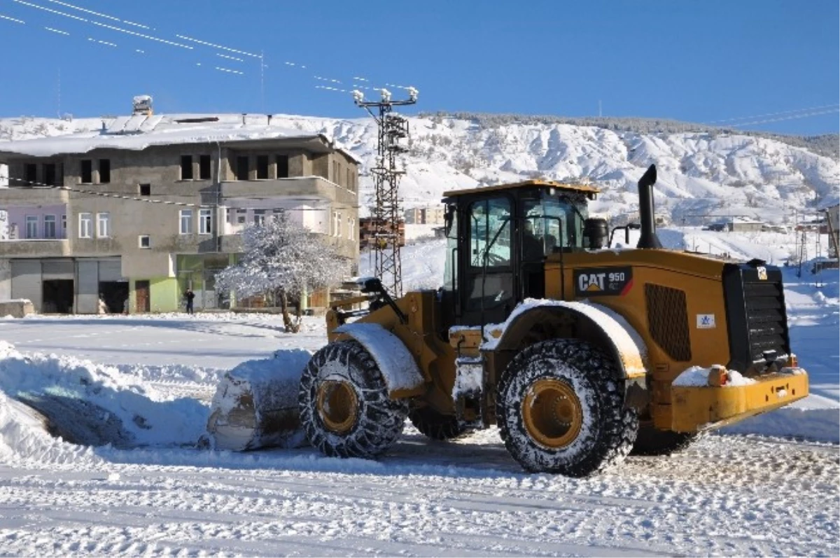 Sincik-Malatya Karayolunda 4 Gündür Ulaşım Sağlanamıyor