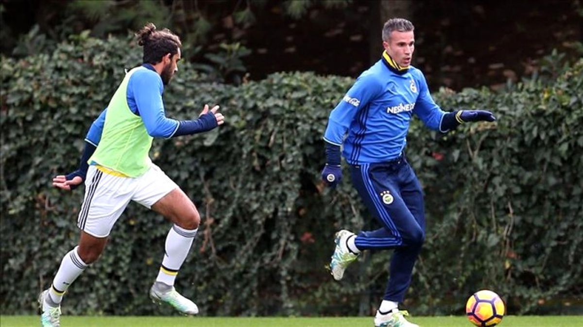 Van Persie Hollanda\'ya Gitti