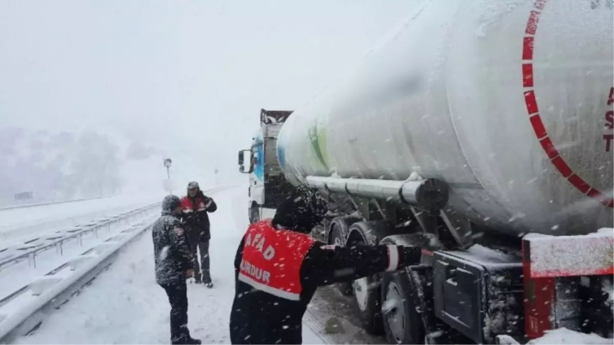 Zincirsiz Tanker Trafiği Kilitledi