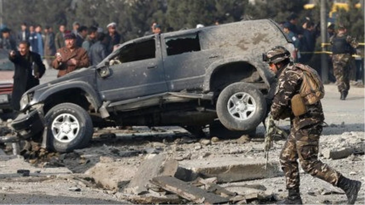 Afganistan\'da Valiliğe Yapılan Saldırı