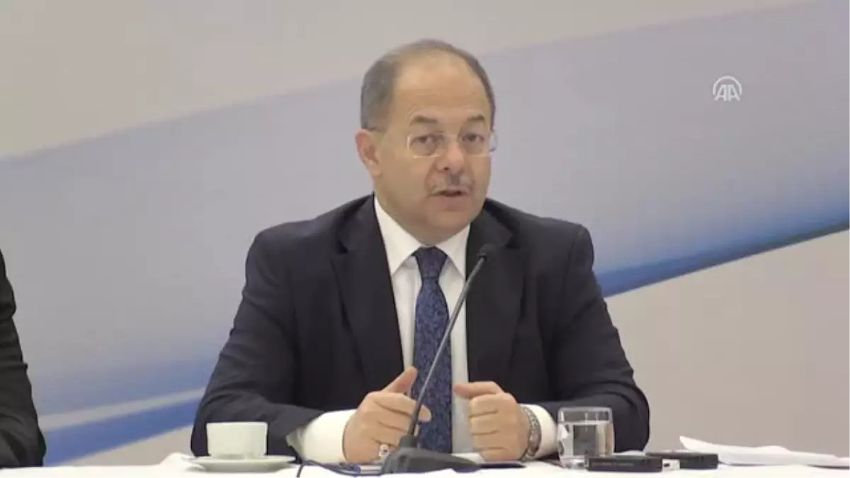 Akdağ: "Gereksiz Antibiyotik Kullanımı Için Ciddi Bir Program Başlatıyoruz"