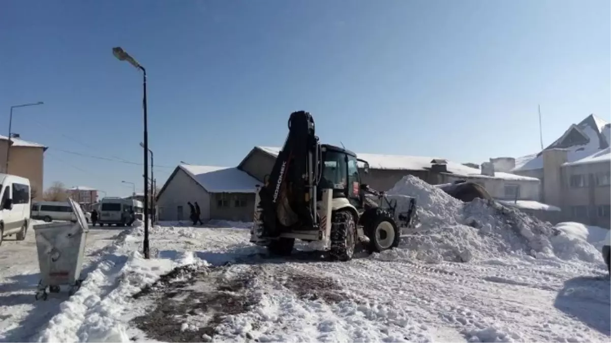 Balıkesir\'de Kar Yağışı