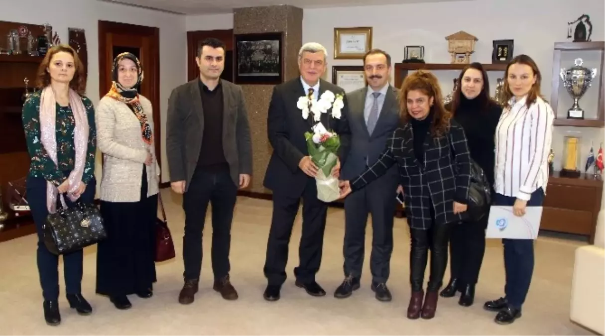 Başkan Karaosmanoğlu, Okul İdarecileri ve Yönetimiyle Bir Araya Geldi