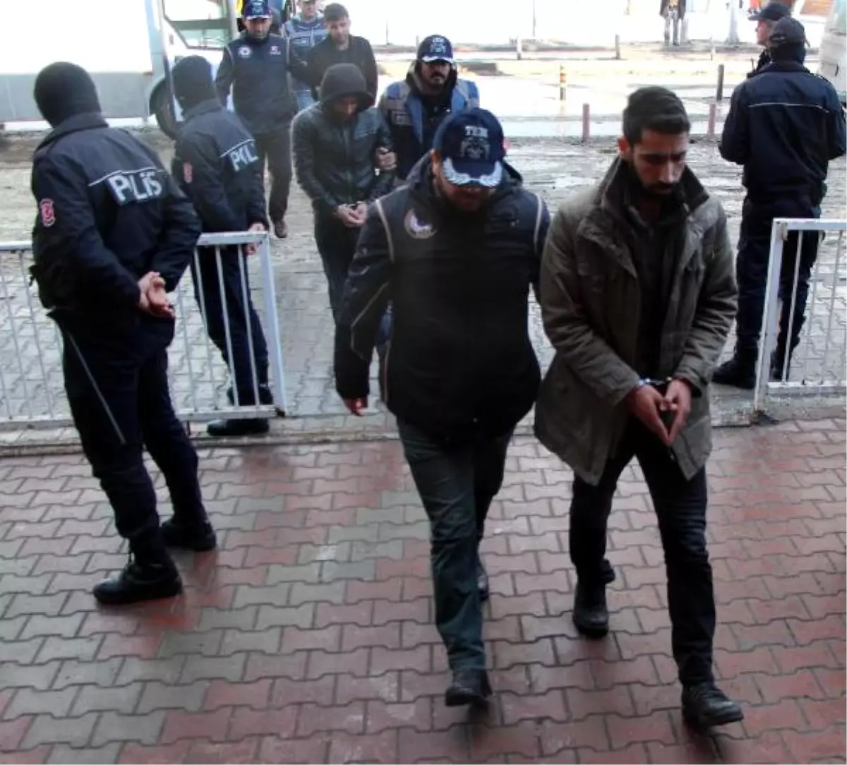 Bolu\'da PKK Operasyonunda 16 Kişi Gözaltına Alındı