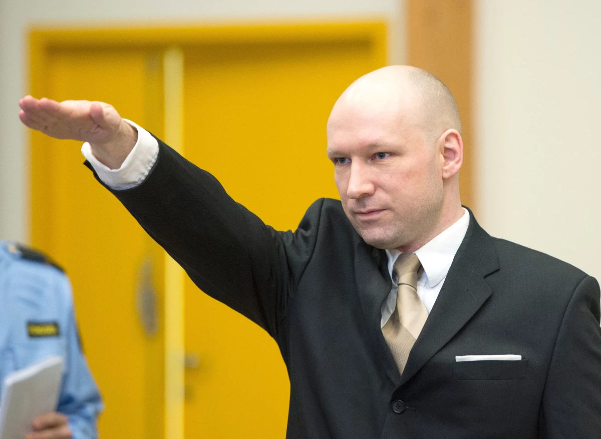 Breivik\'ten Temyiz Duruşmasında Nazi Selamı