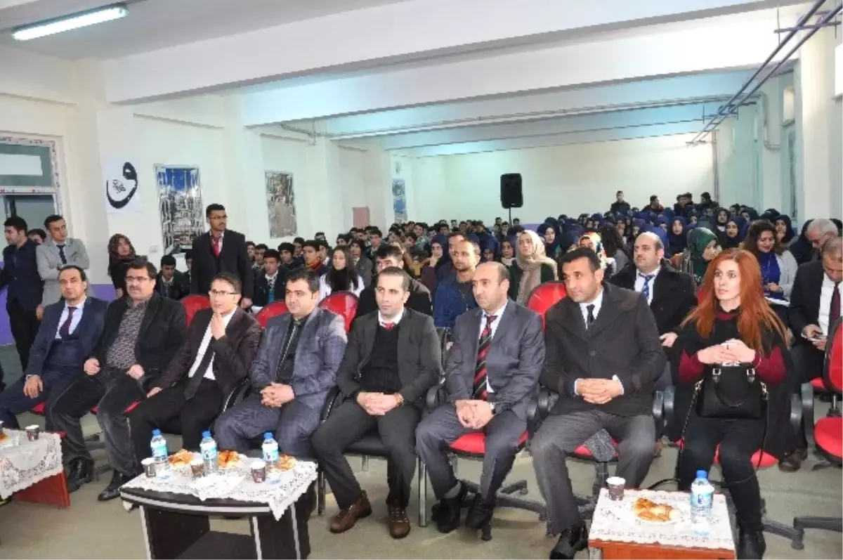 Bulanık\'ta "Din Bilimleri ve Felsefe" Konferansı