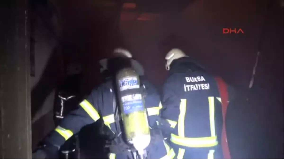 Bursa\'da Mobilya Atölyesinde Yangın
