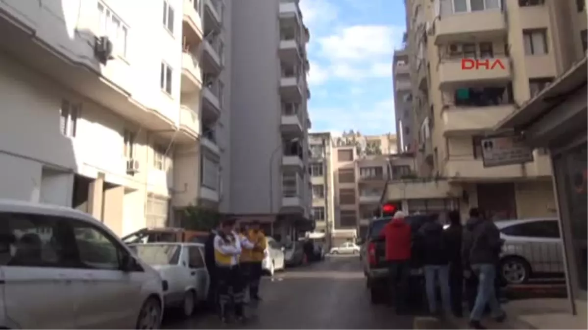 Cinnet Getirdi, Evdeki Eşyaları Parçaladı