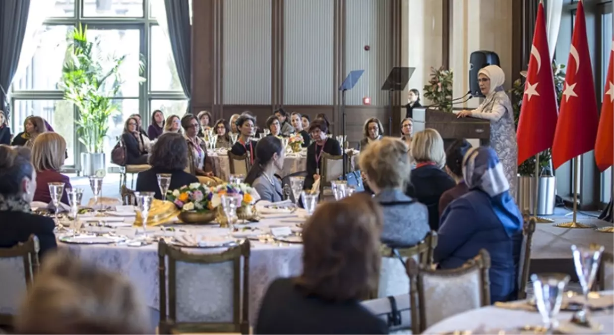 Emine Erdoğan\'dan Büyükelçi Eşlerine Yemek