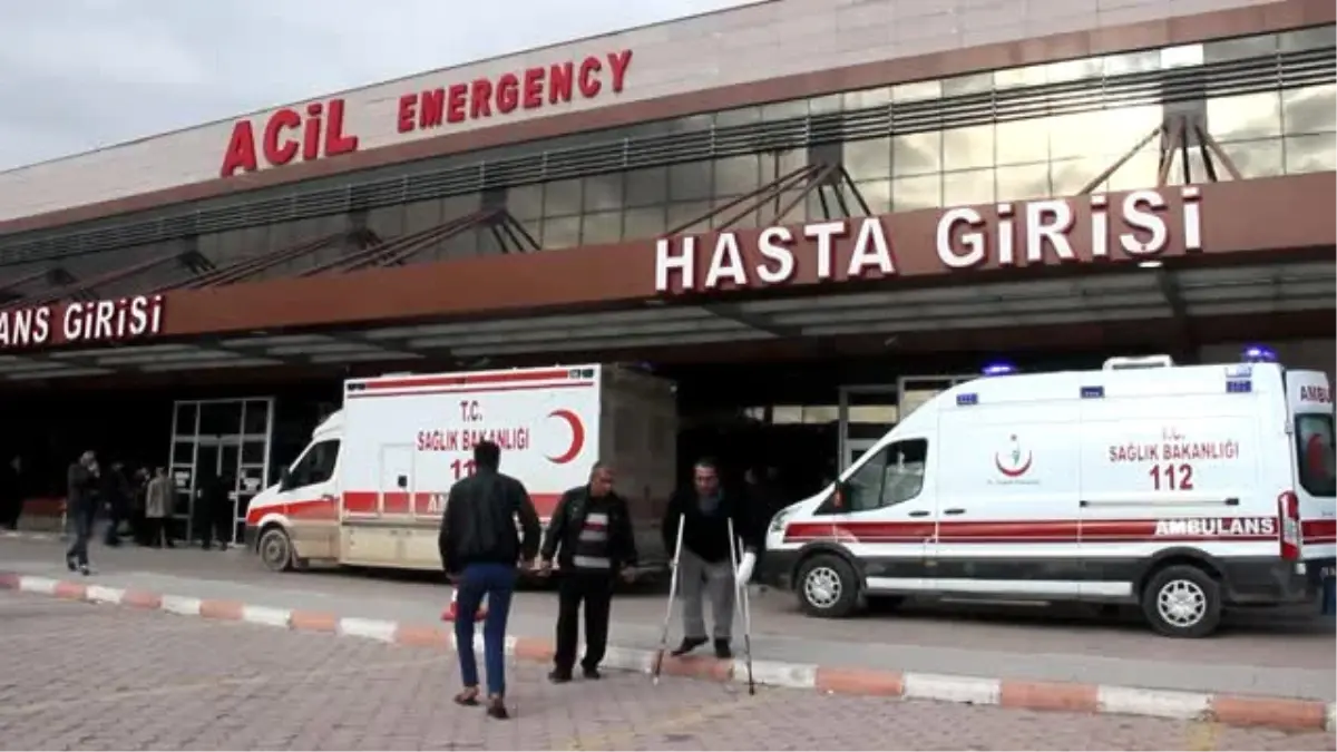 Fırat Kalkanı Harekatı - 4 Yaralı Öso Mensubu Tedavi Için Türkiye\'ye Getirildi