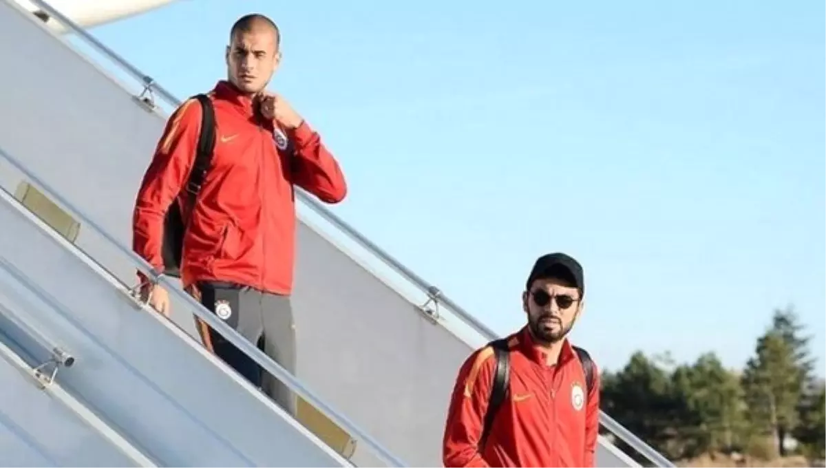 Galatasaraylı Futbolculara Uçakta Uyarı