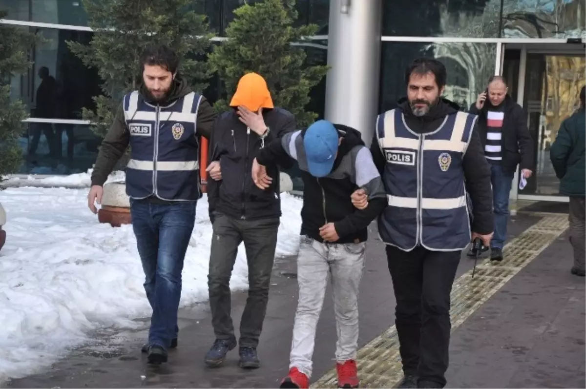 Gaspçı Gençler Tutuklandı