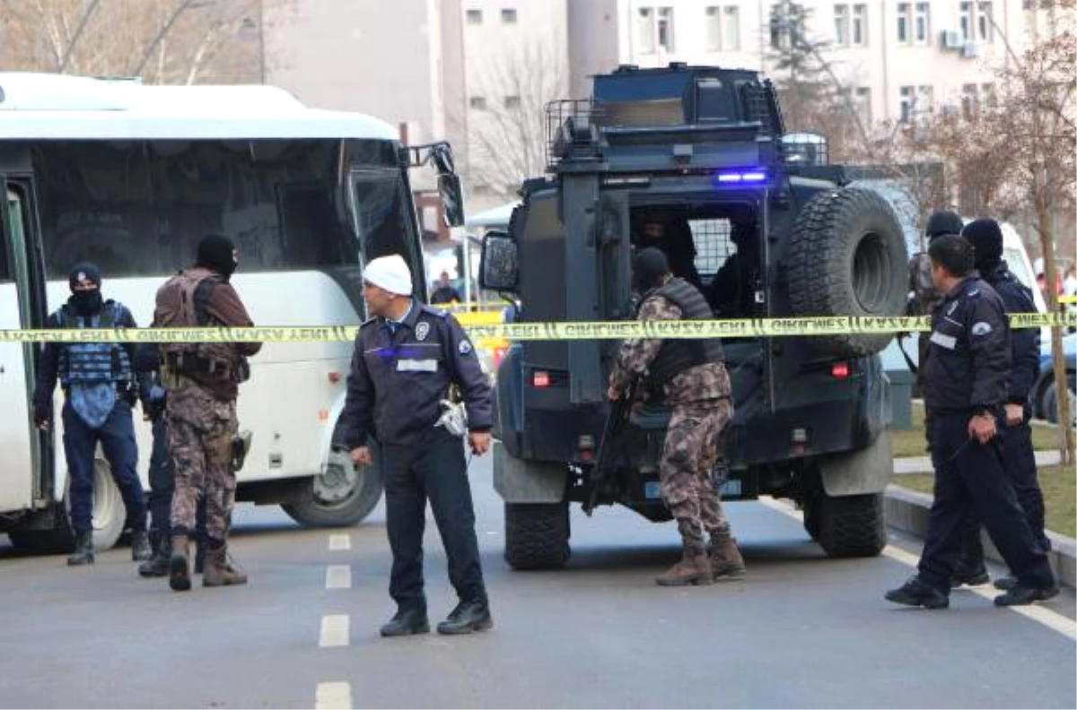 Gaziantep Emniyet Müdürlüğü\'ne Saldıran Terörist Öldürüldü (4)