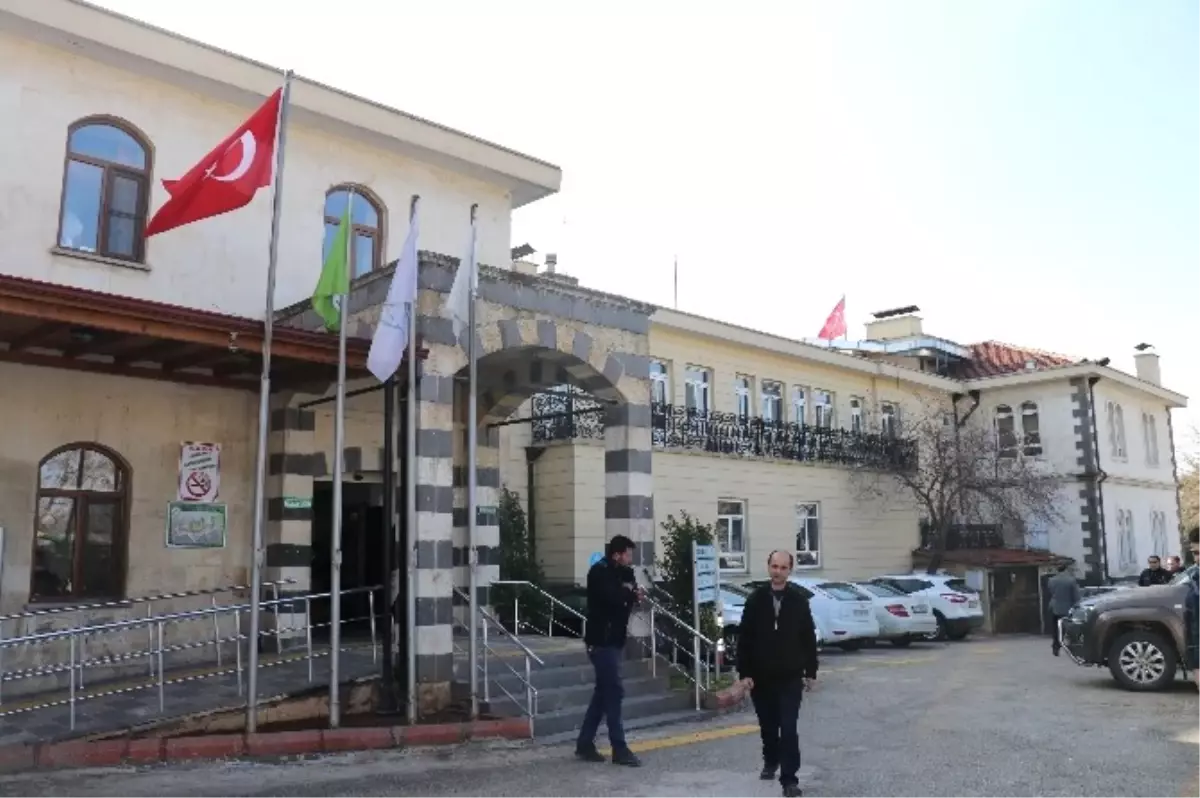 Gaziantep\'teki Saldırıda Yaralanan Polis Memurunun Sağlık Durumu İyiye Gidiyor