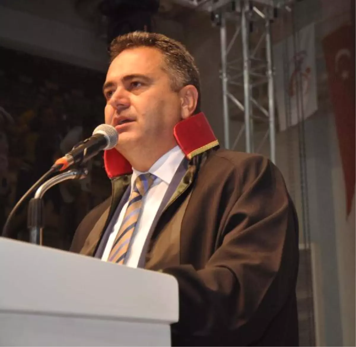 İzmir Barosu\'ndan Sosyal Medya Paylaşımına Suç Duyurusu