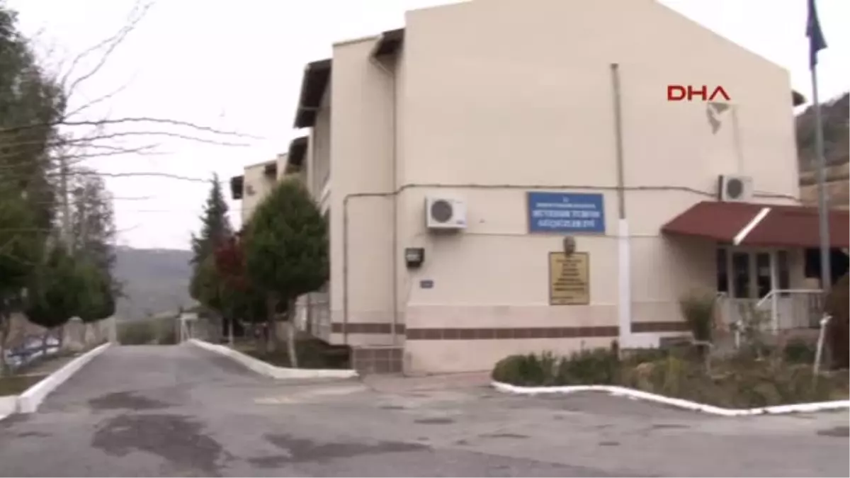 Izmir Büyükşehir Belediyesi Evsizlere Sahip Çıkıyor