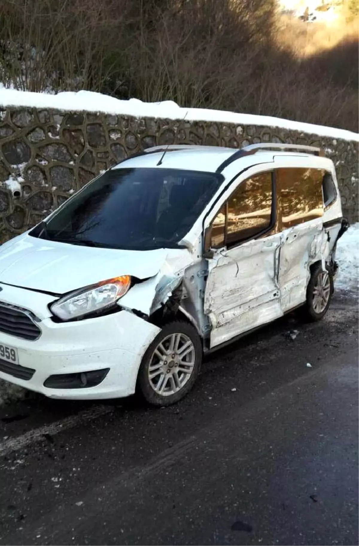 Kazaya Bakmak İçin Aracından İnen Sürücüye Kamyonet Çarptı