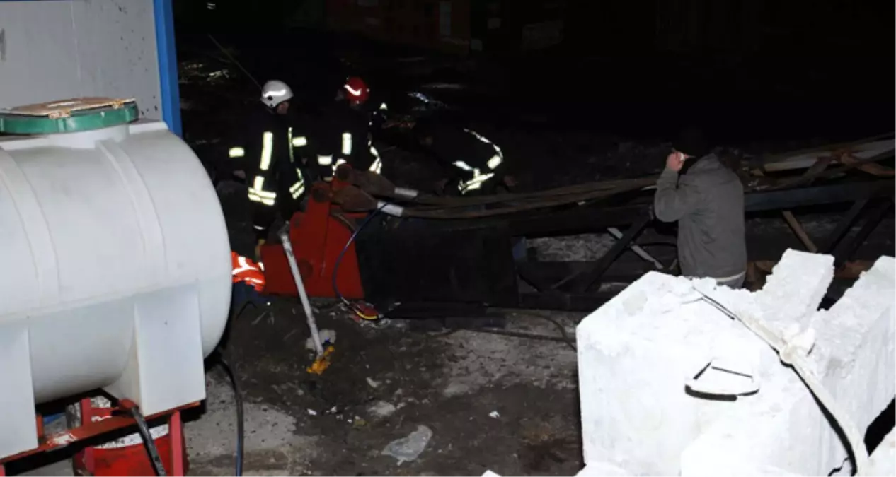 Kırılan Vinç Kolu Altında Kalan İşçi Öldü