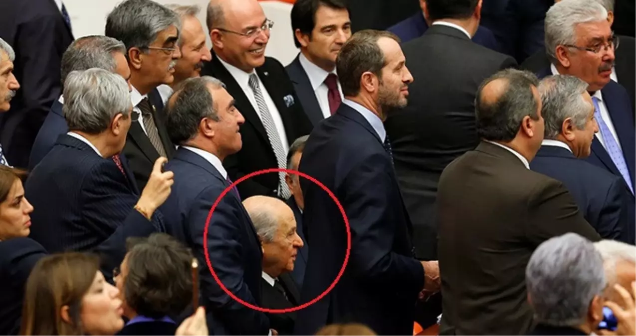 Meclis\'te Kavga Çıktı! MHP\'li Vekiller Bahçeli\'ye Etten Duvar Ördü