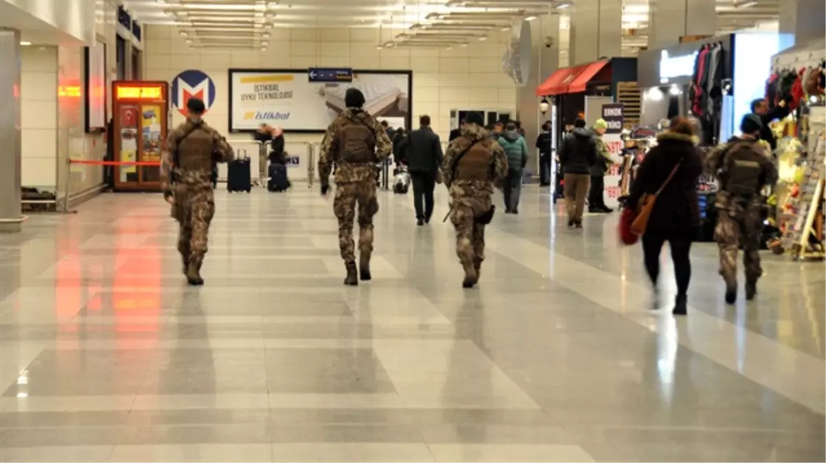 Metro İstasyonlarında \'Reina Saldırganı\' Alarmı