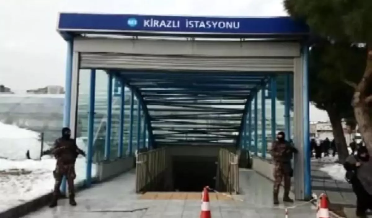 Metroda \'Reina Saldırganı\' Alarmı