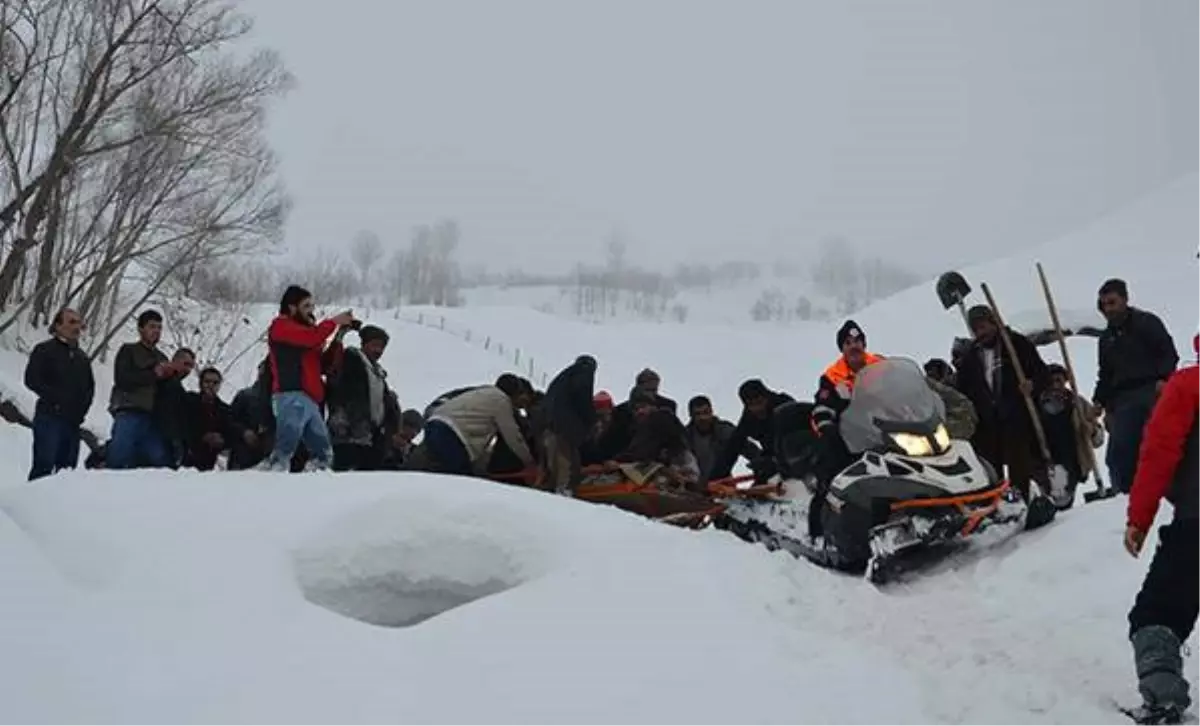 Muş\'ta Çığ Altında Kalan Avcılar Ölümden Döndü