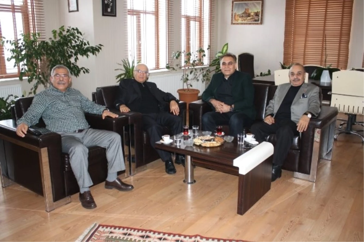Nevşehir Eski Valisi Asım Hacımustafaoğlu Başkan Karaaslan\'ı Ziyaret Etti