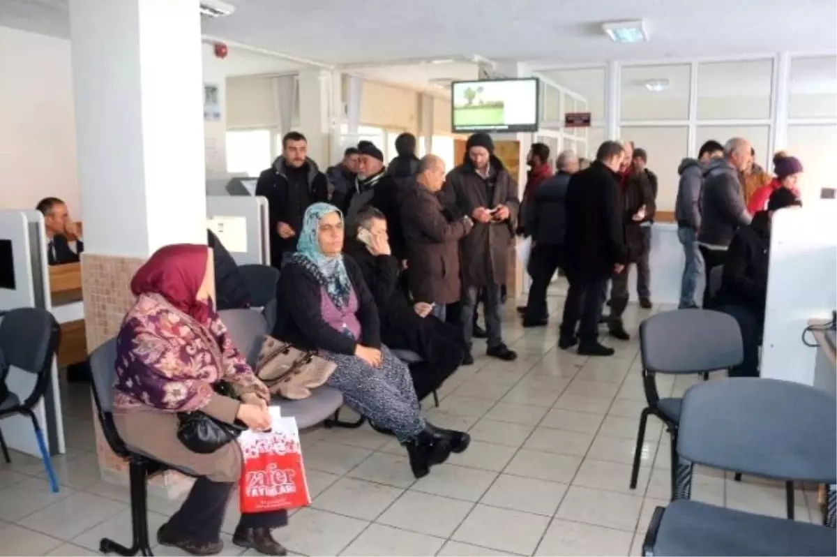 Niğde\'de Çipli Kimliklere Başvurular Devam Ediyor