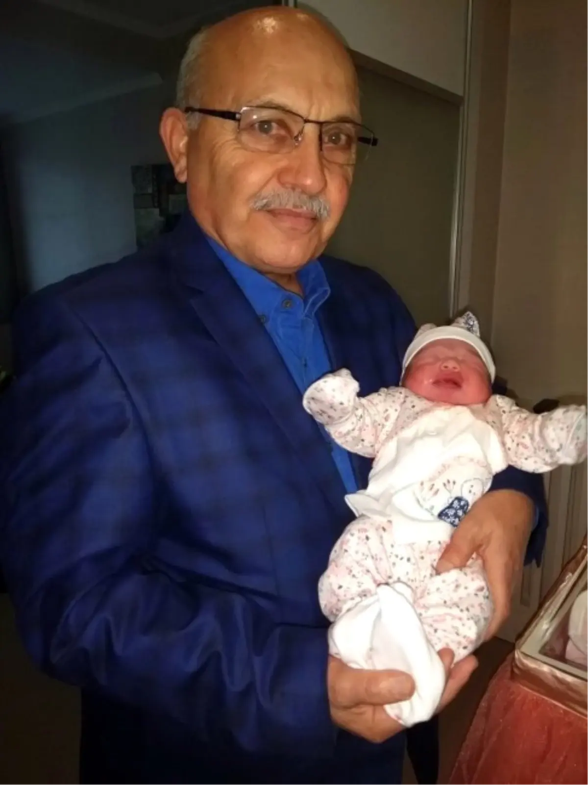 Okur\'un Torun Mutluluğu