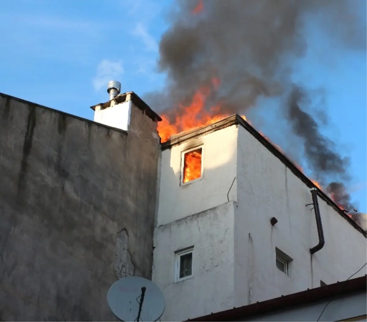 Ordu\'da Otel Yangını Korkuttu