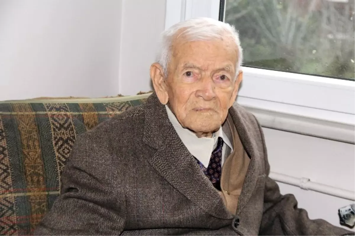 105 Yaşındaki Emekli İstasyon Şefi İsmet İnönü ve Atatürk\'ü Anlattı