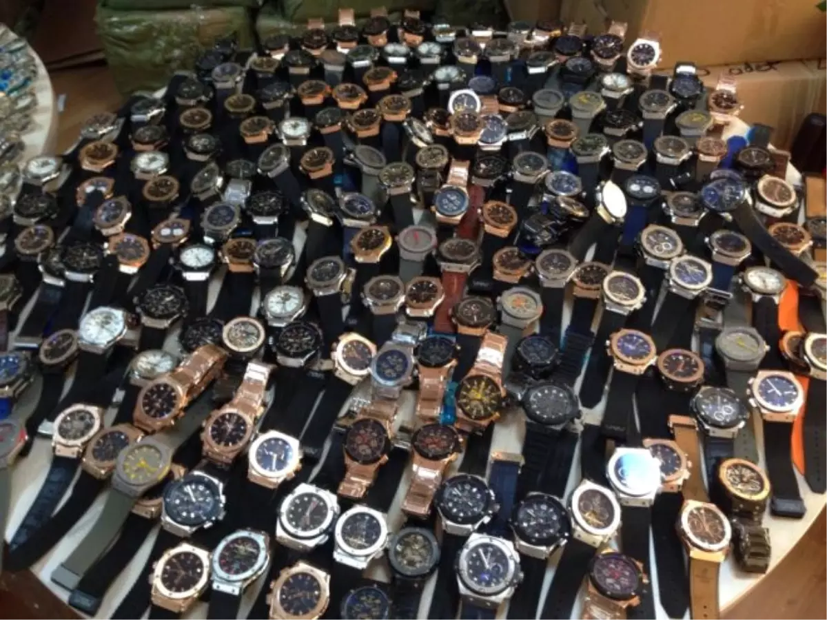 Porto Riko\'da Milyon Dolarlık Kaçak Saatler Yakalandı