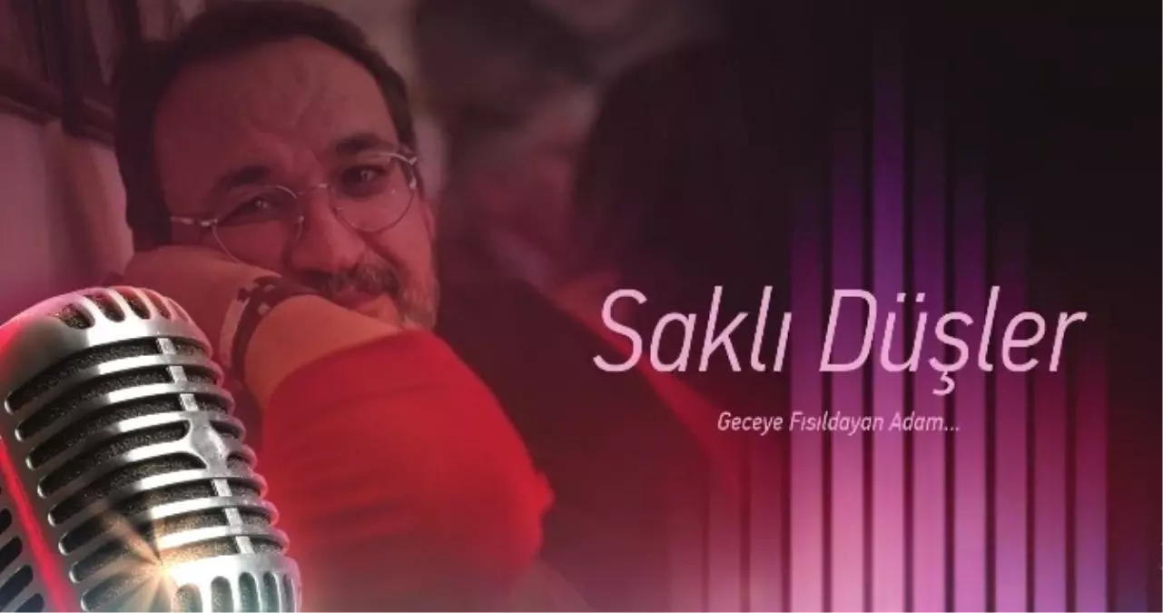 Radyo Programında Mutluluk Kartları Dağıtıyor