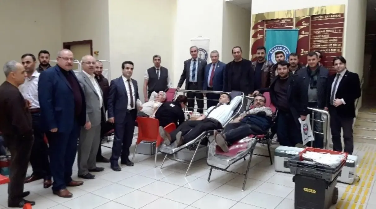Sağlıkçılardan Kan Bağışı