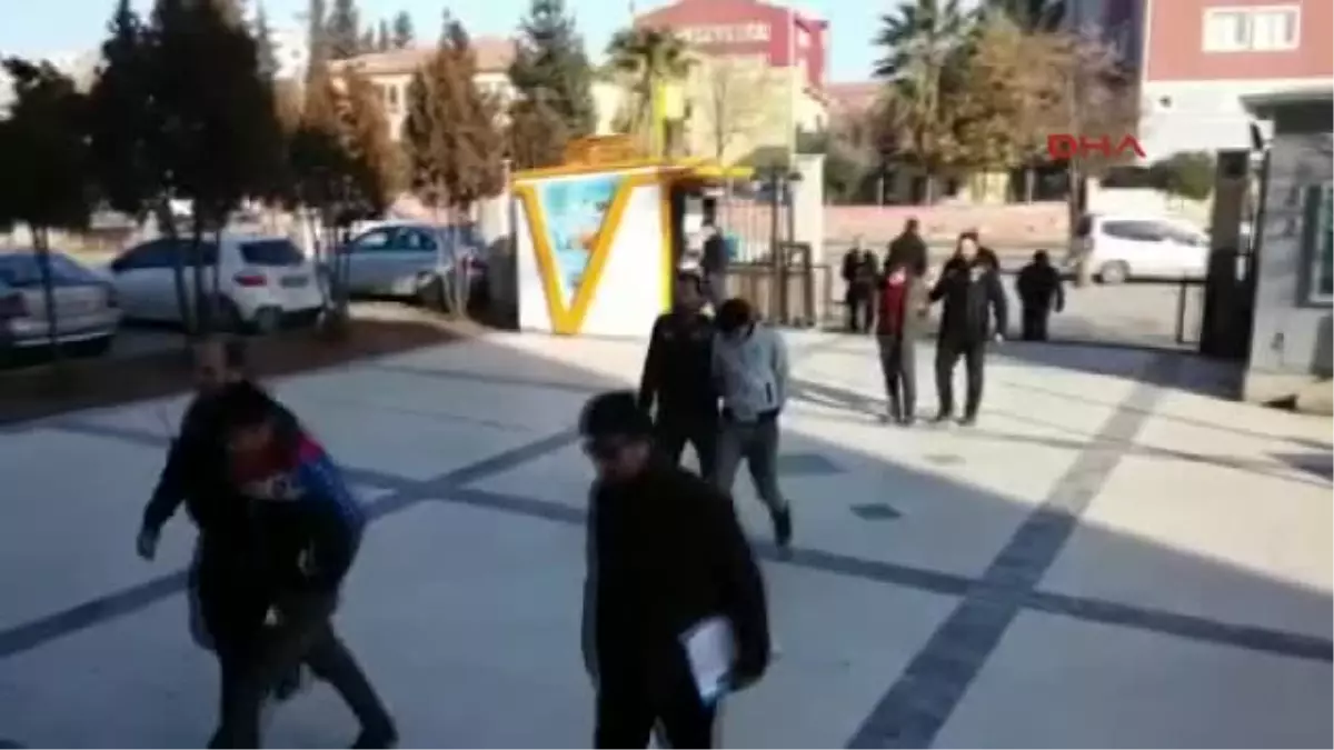 Şanlıurfa\'da Cep Telefonu Hırsızlığına 4 Gözaltı