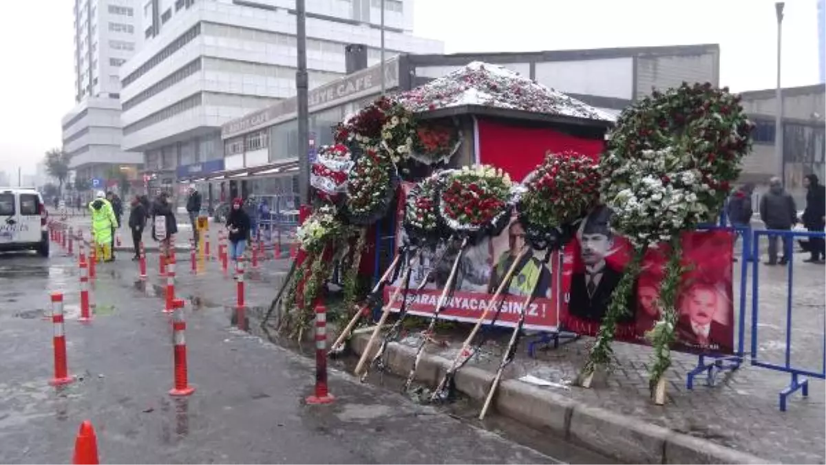Şehit Polis Fethi Sekin\'in Beslediği Köpek İçin Kulübe Yaptırıldı