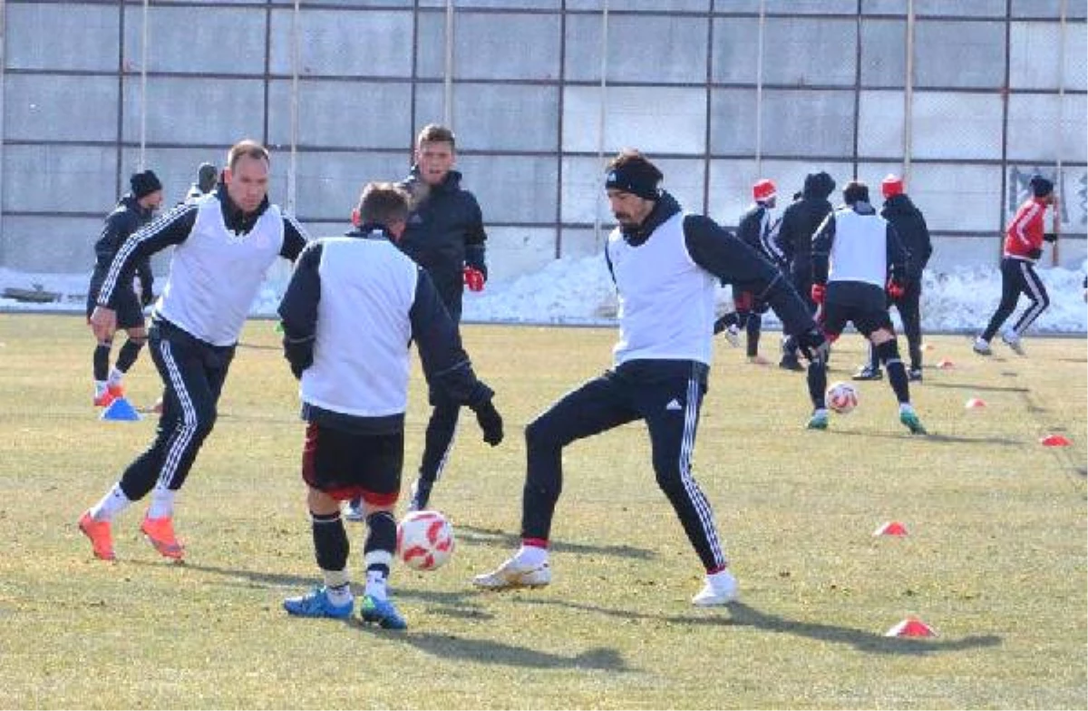 Sivasspor Teknik Direktörü Bakkal: Hedefimiz Şampiyonluk