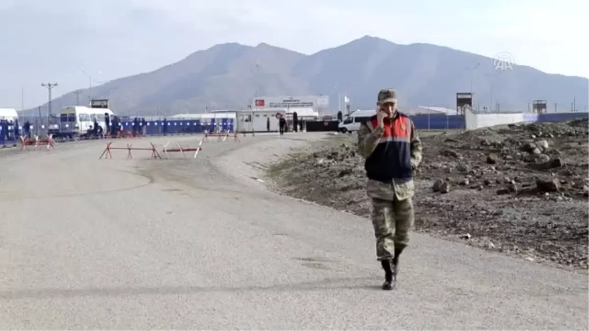 Türkmenler Konteyner Kente Yerleştiriliyor