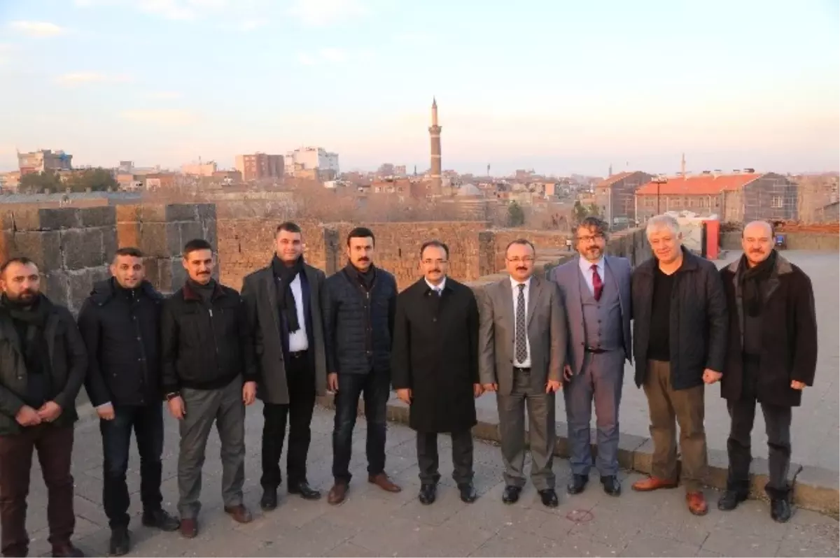 Uşak Belediyesi\'nden Kayyum Belediyelere Ziyaret