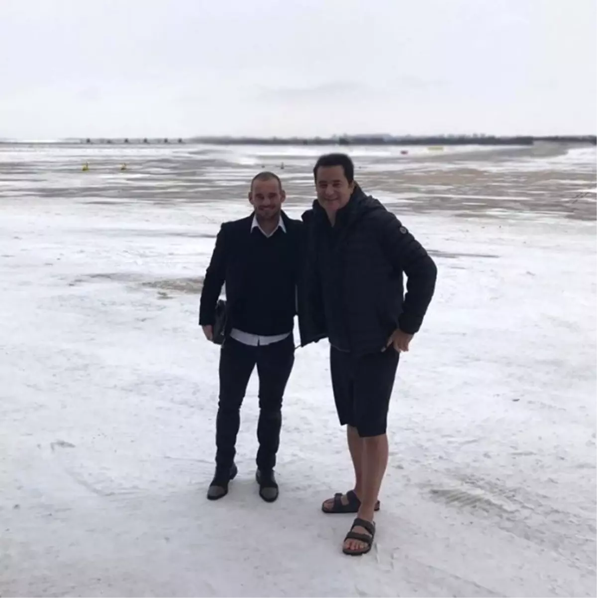 Acun ve Sneijder\'in Uçağı Çorlu\'ya İndi