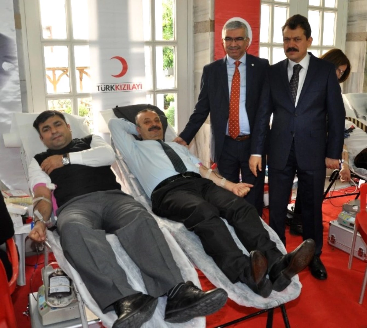 Adana Adliyesi\'nde Kan Bağışı Kampanyası