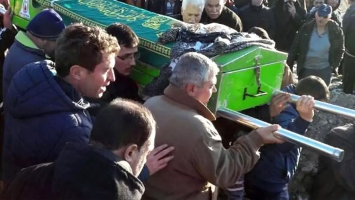 Banyoda Karbonmonoksit Gazından Zehirlenen Yaşlı Çift Öldü