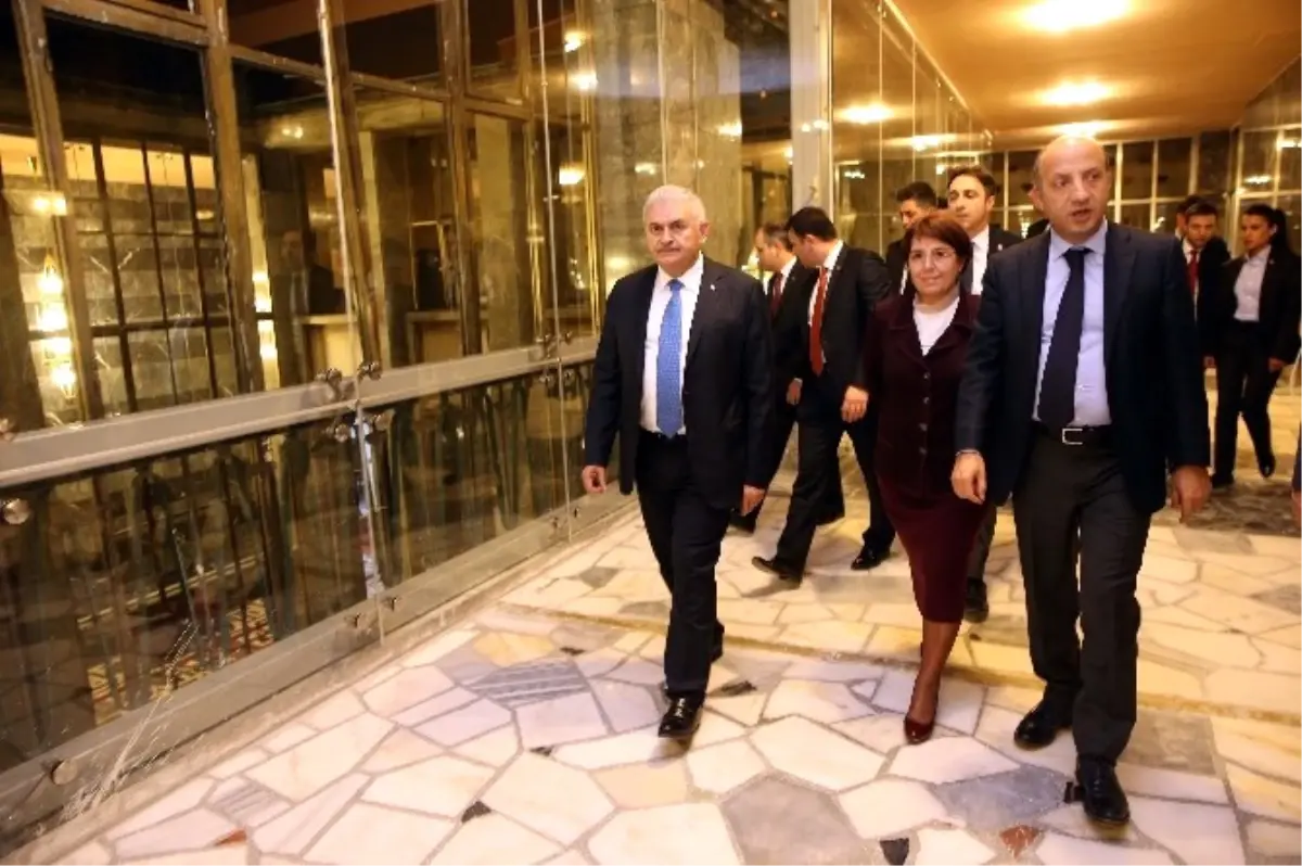 Başbakan Yıldırım, TBMM\'de 15 Temmuz\'da Zarar Gören Alanlarda Yapılan Çalışmaları İnceledi