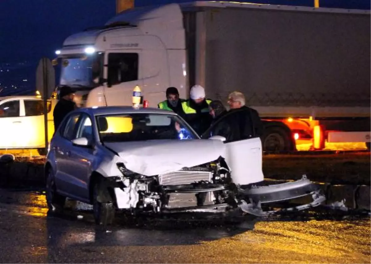 Bolu\'da İki Otomobil Çarpıştı: 1 Yaralı