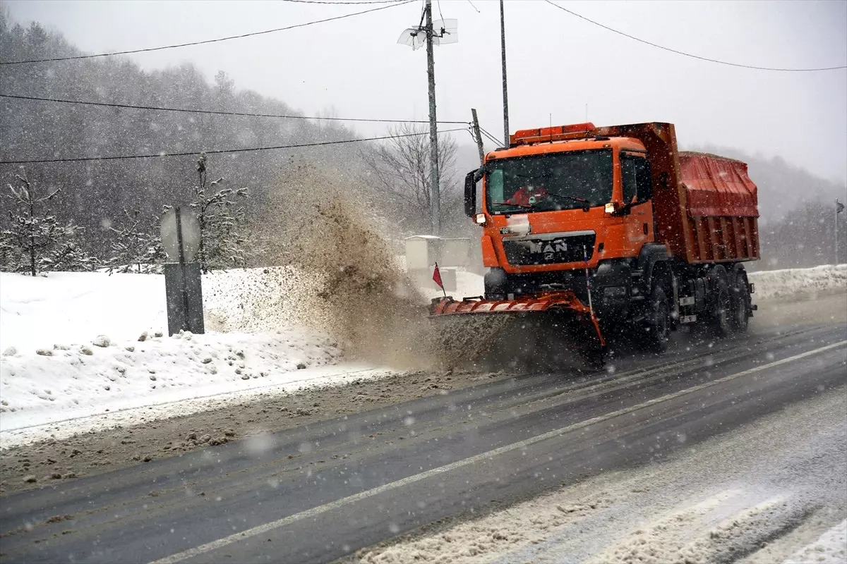 Bolu Dağı\'nda Kar Yağışı