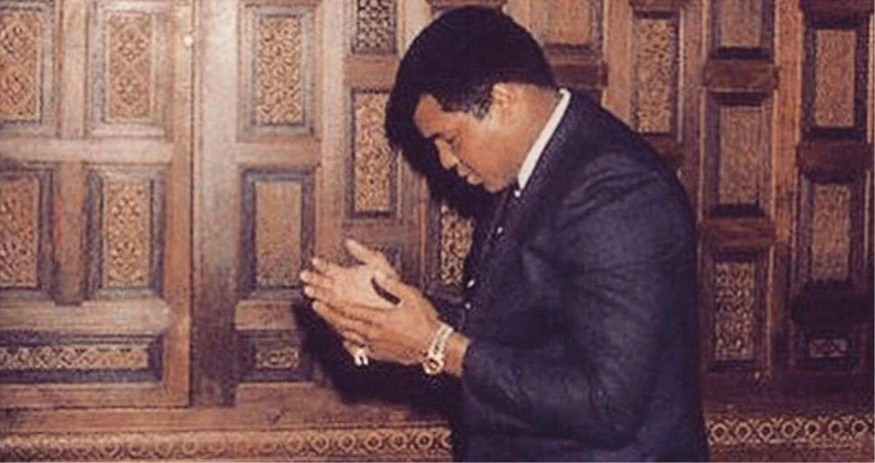 Carmelo Anthony, Muhammed Ali\'nin Fotoğrafını Paylaşarak "Elhamdülillah" Yazdı