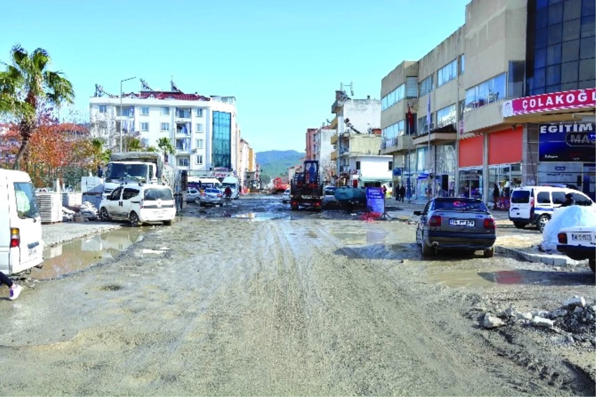 Dalaman\'da Atatürk Caddesi Yenileniyor