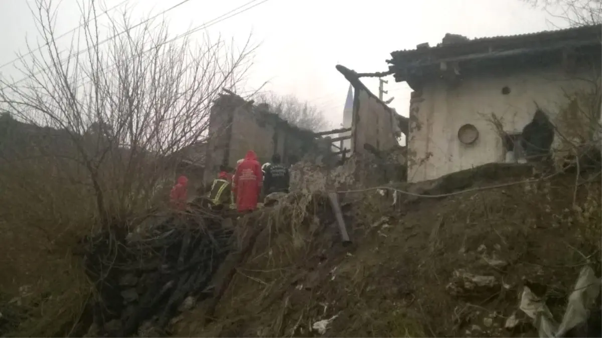 Denizli Anne, Baba ve Kardeşini Yitirdi