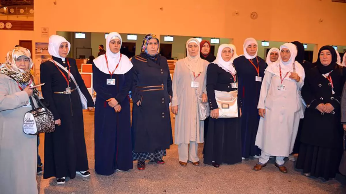Dürümlü\'deki Terör Mağduru Kadınlar Umreye Gitti